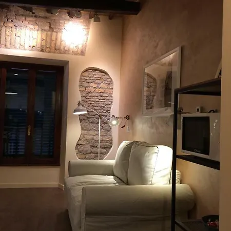 Trans Tiberim 公寓 *